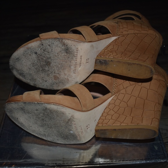 Sigerson Morrison Vernice Wedge - Picture 6 of 9